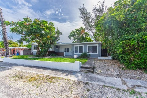 Propiedad comercial en venta en Miami, Florida, 216.56 m2 № 1417833 - foto 9