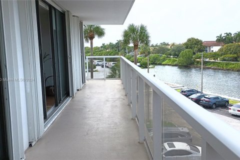 Copropriété à vendre à Aventura, Floride: 2 chambres, 99.22 m2 № 1351991 - photo 21