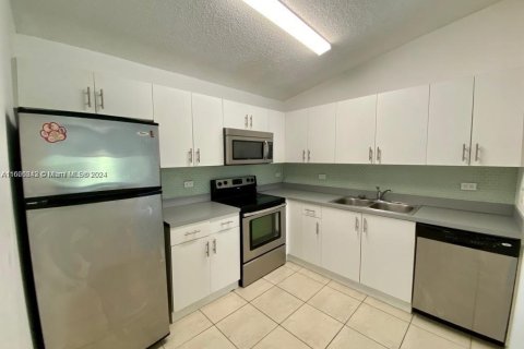 Condominio en venta en Hollywood, Florida, 1 dormitorio, 61.22 m2 № 1380629 - foto 4