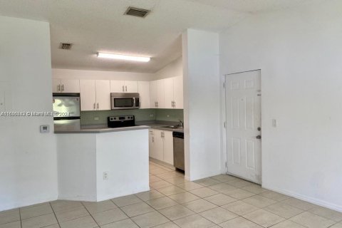 Condominio en venta en Hollywood, Florida, 1 dormitorio, 61.22 m2 № 1380629 - foto 1