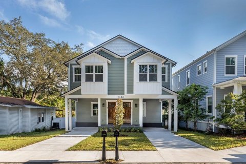 Villa ou maison à vendre à Tampa, Floride: 6 chambres, 407.38 m2 № 1371967 - photo 1