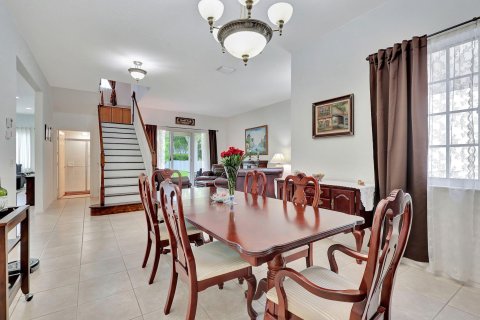 Casa en venta en Royal Palm Beach, Florida, 5 dormitorios, 315.96 m2 № 1174797 - foto 8