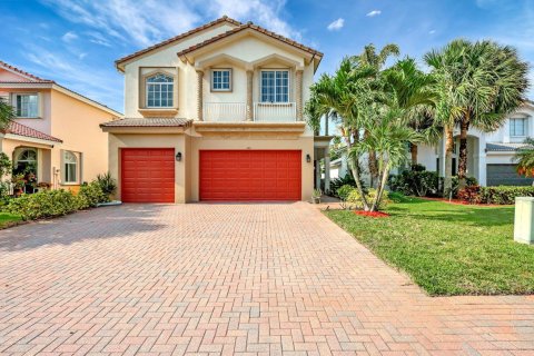 House in Royal Palm Beach, Florida 5 bedrooms, 315.96 sq.m. № 1174797 - photo 19