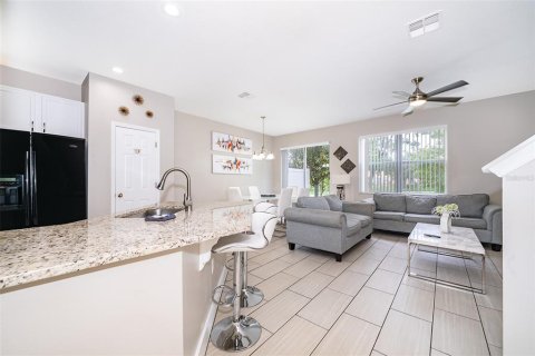 Touwnhouse à vendre à Kissimmee, Floride: 3 chambres, 167.04 m2 № 1359740 - photo 12