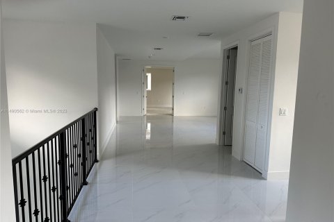 Casa en venta en Dania Beach, Florida, 5 dormitorios № 853873 - foto 4