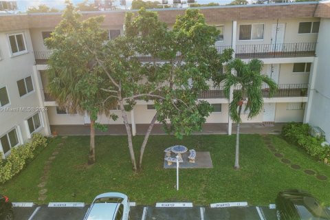 Condominio en venta en Hollywood, Florida, 1 dormitorio, 59.46 m2 № 1427357 - foto 24