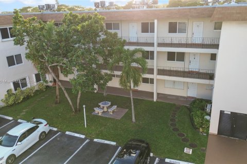 Condominio en venta en Hollywood, Florida, 1 dormitorio, 59.46 m2 № 1427357 - foto 25