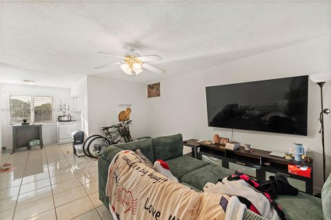 Condominio en venta en Hollywood, Florida, 1 dormitorio, 59.46 m2 № 1427357 - foto 20