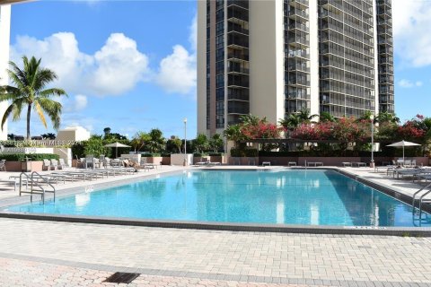 Condo in Aventura, Florida, 1 bedroom  № 1423838 - photo 12