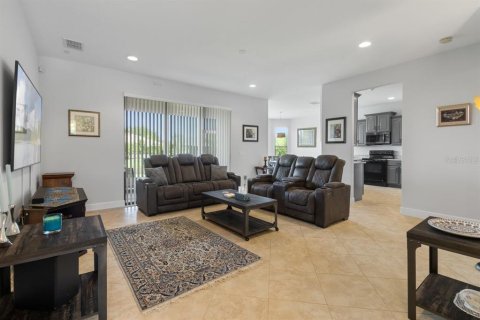 Villa ou maison à vendre à Kissimmee, Floride: 2 chambres, 149.94 m2 № 1334339 - photo 6