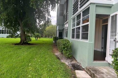 House in Hollywood, Florida 1 bedroom, 72.46 sq.m. № 1120162 - photo 3