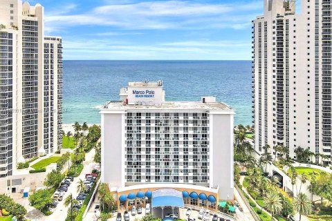 Hotel in Sunny Isles Beach, Florida 33.44 sq.m. № 1433293 - photo 2