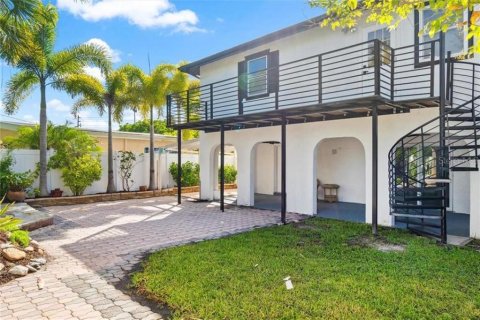 Villa ou maison à vendre à Redington Beach, Floride: 4 chambres, 214.6 m2 № 1344763 - photo 2