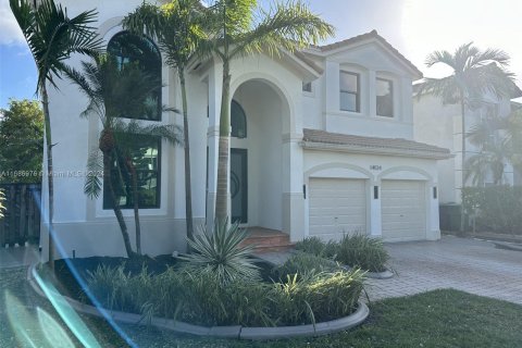 House in Miami, Florida 4 bedrooms, 235.88 sq.m. № 1427401 - photo 3