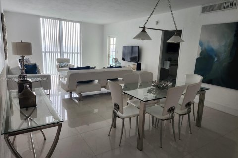 Condominio en venta en Hollywood, Florida, 2 dormitorios, 108.97 m2 № 1391782 - foto 4