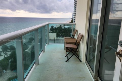 Condominio en venta en Hollywood, Florida, 2 dormitorios, 108.97 m2 № 1391782 - foto 14