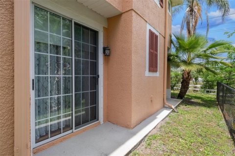 Condo in New Port Richey, Florida, 3 bedrooms  № 1108378 - photo 23