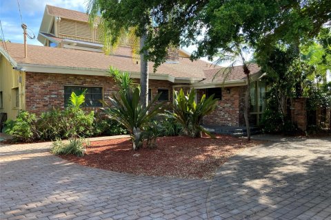 Villa ou maison à louer à Fort Lauderdale, Floride: 5 chambres, 264.86 m2 № 750582 - photo 5