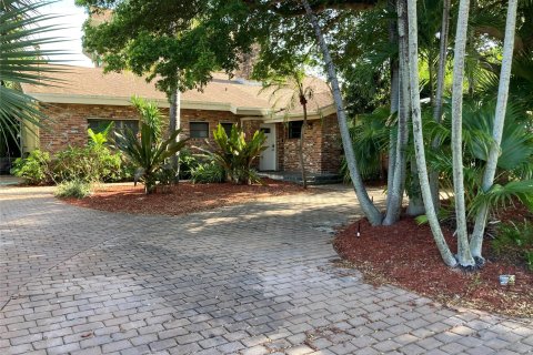 Villa ou maison à louer à Fort Lauderdale, Floride: 5 chambres, 264.86 m2 № 750582 - photo 6