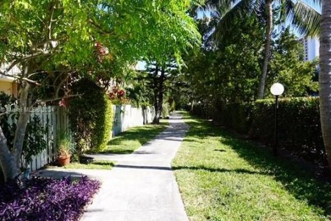 Townhouse in Miami, Florida 1 bedroom, 72.09 sq.m. № 1374264 - photo 18