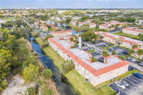 Condo in Pembroke Pines, Florida, 2 bedrooms  № 1374266 - photo 28