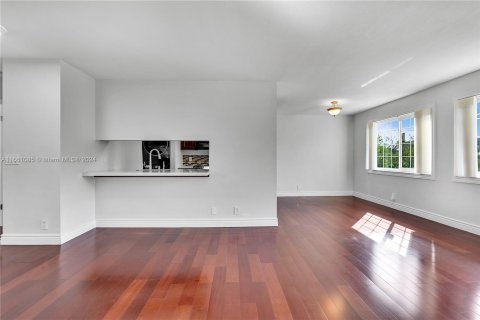 Condo in Pembroke Pines, Florida, 2 bedrooms  № 1374266 - photo 6