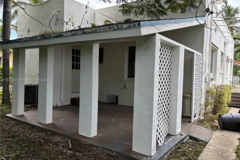 House in Miami, Florida 2 bedrooms, 137.5 sq.m. № 1374263 - photo 4