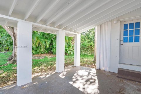 Villa ou maison à vendre à Miami, Floride: 2 chambres, 137.5 m2 № 1374263 - photo 20