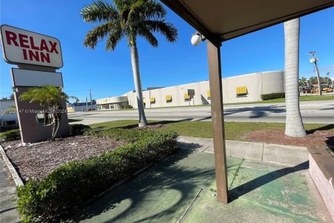 Hotel en venta en Clewiston, Florida № 990356 - foto 7