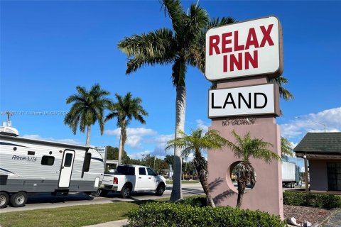 Hôtel, hôtellerie à vendre à Clewiston, Floride № 990356 - photo 2