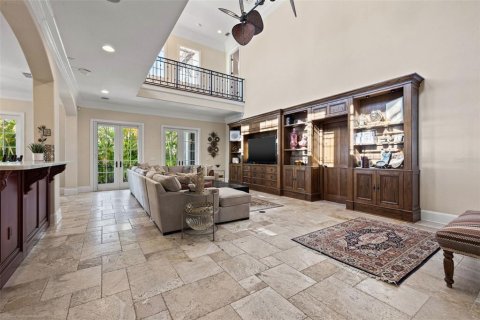 House in Tampa, Florida 6 bedrooms, 449.93 sq.m. № 1133343 - photo 28