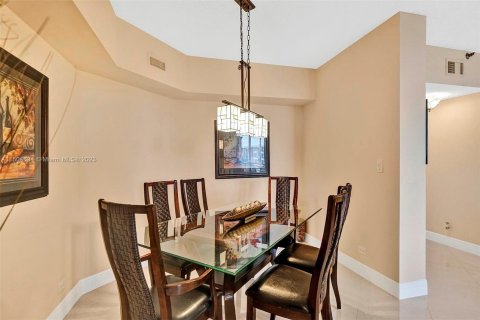 Copropriété à vendre à Lauderhill, Floride: 2 chambres, 130.71 m2 № 919310 - photo 5