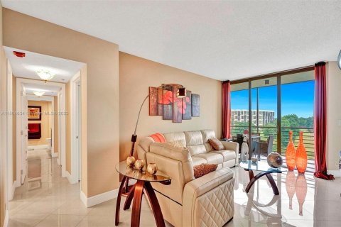 Condo in Lauderhill, Florida, 2 bedrooms  № 919310 - photo 21