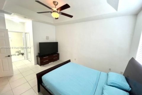 Townhouse in Doral, Florida 4 bedrooms, 175.96 sq.m. № 1120329 - photo 21