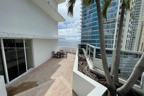 Condominio en venta en Sunny Isles Beach, Florida, 51.19 m2 № 121343 - foto 5