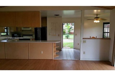 Casa en venta en Homestead, Florida, 6 dormitorios, 315.03 m2 № 812853 - foto 26