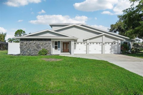 House in Punta Gorda, Florida 4 bedrooms, 188.87 sq.m. № 1303819 - photo 1