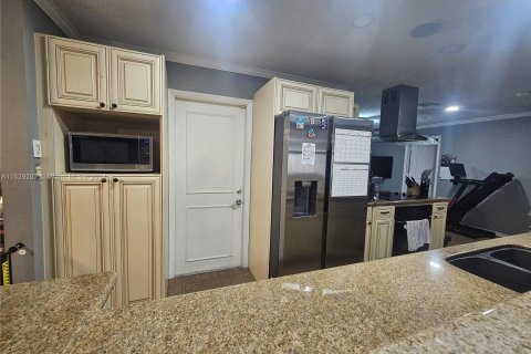 Casa en venta en Deerfield Beach, Florida, 2 dormitorios, 123.19 m2 № 1000558 - foto 9