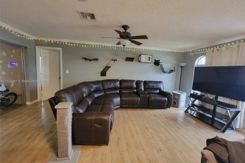 Casa en venta en Deerfield Beach, Florida, 2 dormitorios, 123.19 m2 № 1000558 - foto 7
