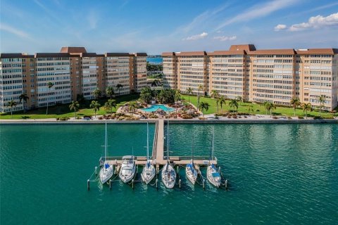 Condominio en alquiler en Saint Petersburg, Florida, 2 dormitorios, 162.58 m2 № 1346642 - foto 27