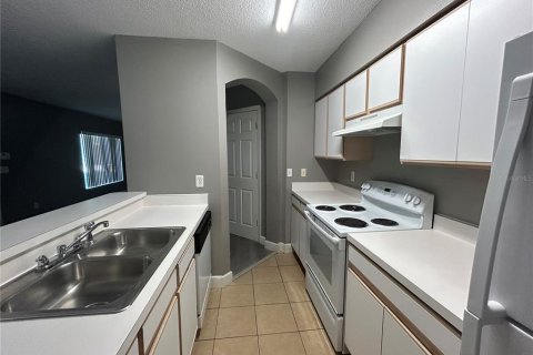 Touwnhouse à louer à Brandon, Floride: 2 chambres, 109.44 m2 № 1358182 - photo 6