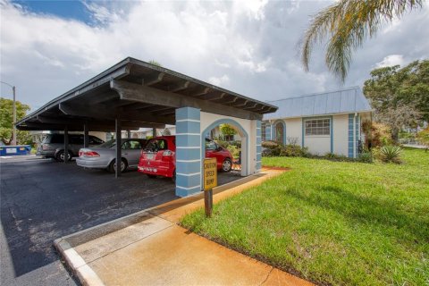 Adosado en venta en New Port Richey, Florida, 2 dormitorios, 82.5 m2 № 1357809 - foto 2