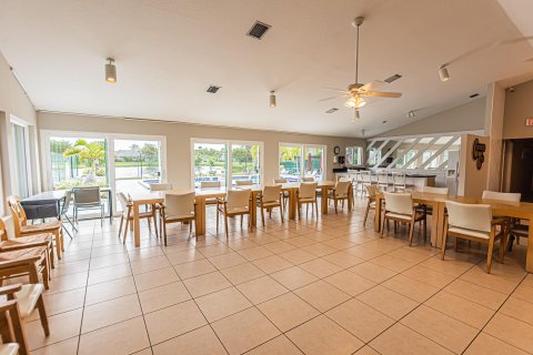 Villa ou maison à vendre à Jensen Beach, Floride: 2 chambres, 96.34 m2 № 1175405 - photo 2