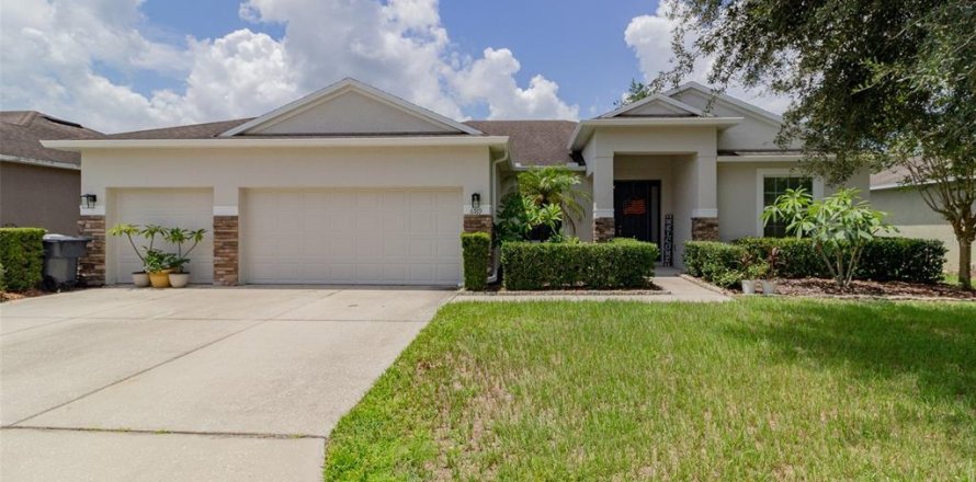 House in Lakeland, Florida 4 bedrooms, 232.26 sq.m. № 1318054