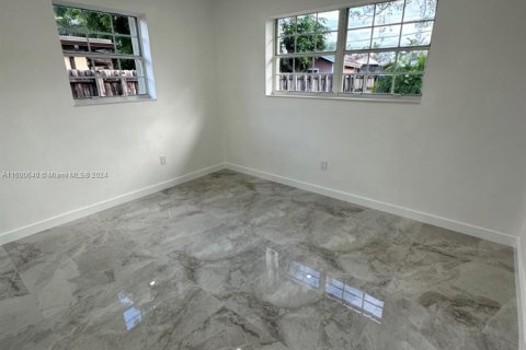 Casa en venta en Miami, Florida, 3 dormitorios, 103.12 m2 № 1439968 - foto 12