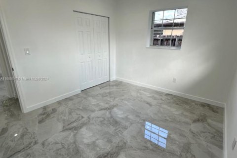 Casa en venta en Miami, Florida, 3 dormitorios, 103.12 m2 № 1439968 - foto 15