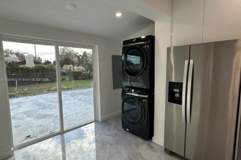 Casa en venta en Miami, Florida, 3 dormitorios, 103.12 m2 № 1439968 - foto 22