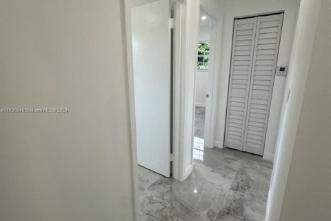 Casa en venta en Miami, Florida, 3 dormitorios, 103.12 m2 № 1439968 - foto 20