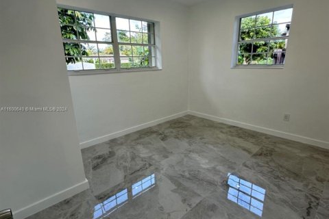 Casa en venta en Miami, Florida, 3 dormitorios, 103.12 m2 № 1439968 - foto 17