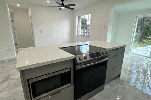 Casa en venta en Miami, Florida, 3 dormitorios, 103.12 m2 № 1439968 - foto 6